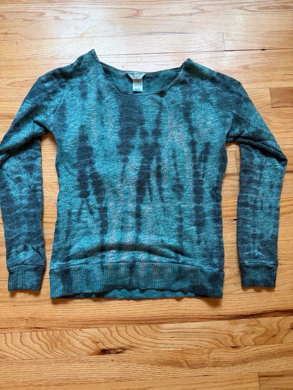 Hard Tail Forever teal and black tie-dye top with amazing detail in back